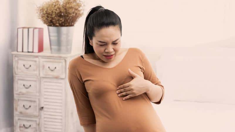 a pregnant woman experiencing chest pain1