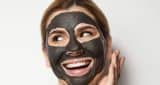 فوائد واضرار أقنعة الوجه بالفحم النشط