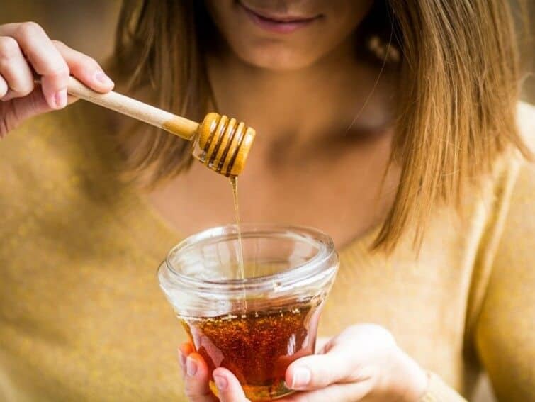 16 فائدة من فوائد العسل للبشرة والشعر والصحة - وصفاتي
