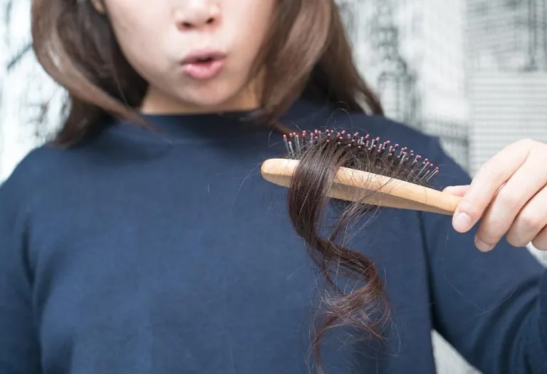 10 علاجات منزلية بسيطة وفعالة لتساقط الشعر